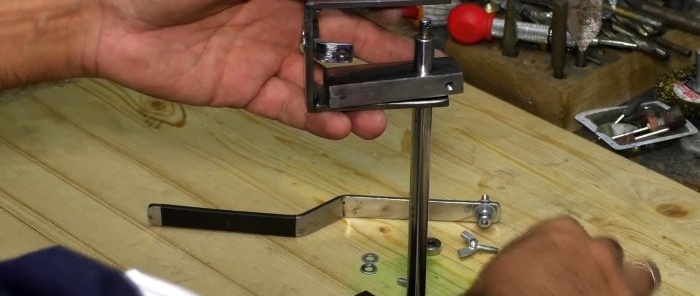 How to make a miniature drilling machine