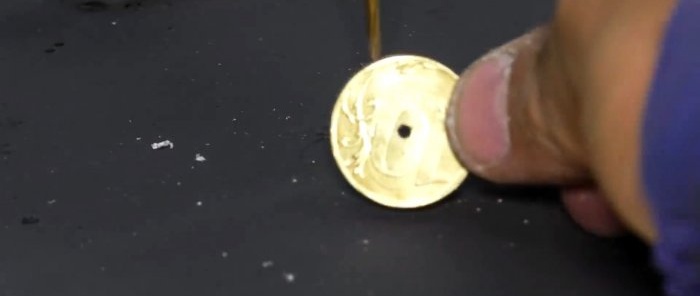 How to make a miniature drilling machine