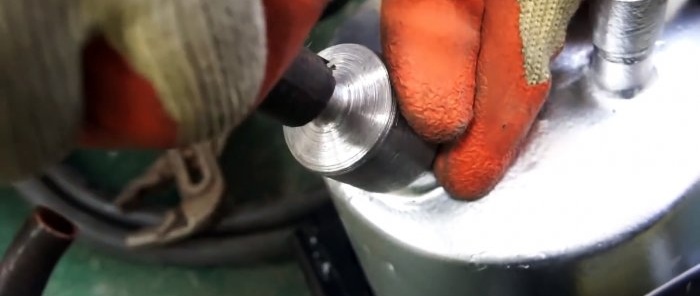 Wykonanie potężnego palnika ze sprężarki lodówki
