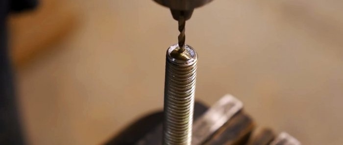 How to make a convenient clamp from the remains of a board