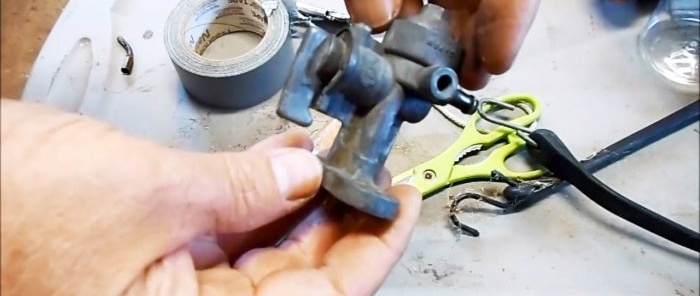 How to perfectly clean complex and small car parts with a grinder