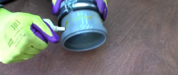 Comment assembler un coupe-tube pour tuyau en PVC