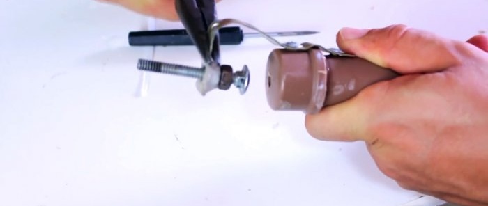 Comment fabriquer un arroseur avec un grand rayon d'arrosage à partir de tuyaux en PVC