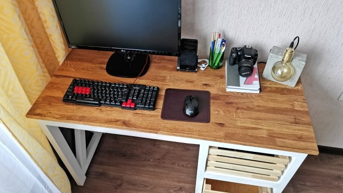 Ako vyrobiť počítačový stôl z masívneho dreva