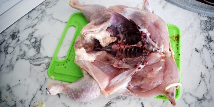 Grilované kura môžete piecť v bežnej rúre, ktorá túto funkciu nemá.
