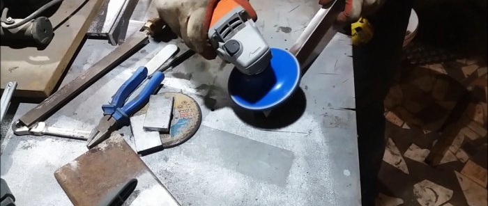 With this tool, the seams between tiles will be perfect.