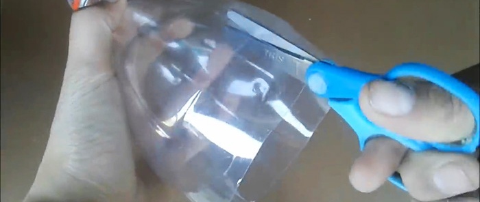 Hvordan lage en enkel vindvinge fra en PET-flaske på 5 minutter