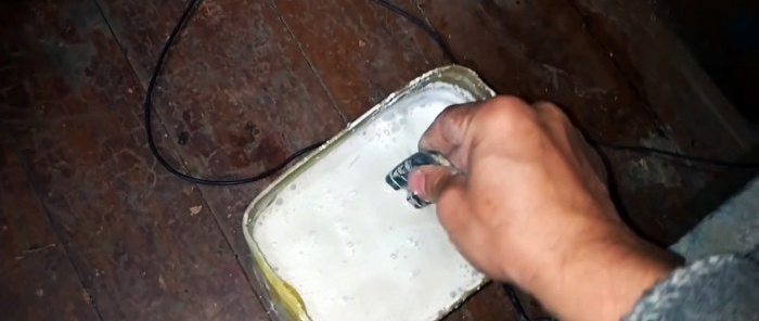 Sådan laver du brandsikker mørtel til et komfur, der ikke revner