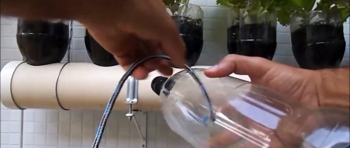 Как да направите автоматична система за поливане от обикновена бутилка