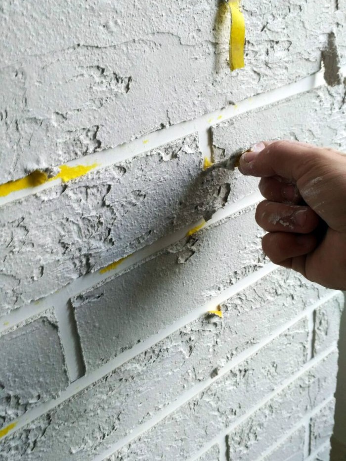 Do-it-yourself simpleng pampalamuti brick plaster