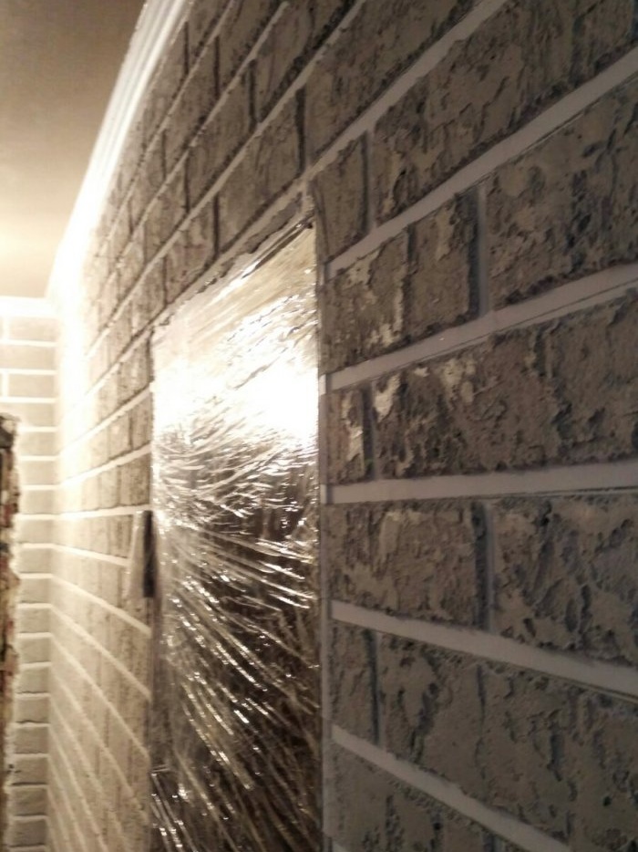 Do-it-yourself simpleng pampalamuti brick plaster