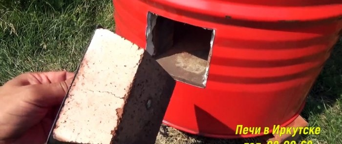 Een tandoor maken van een vat met een geïsoleerde bodem zonder mortel