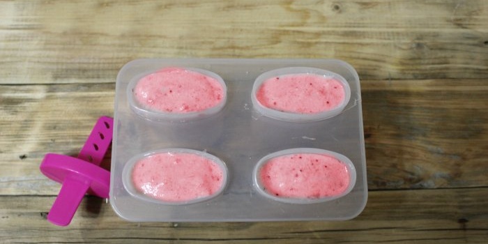 jak zrobić lody na patyku z dowolnych jagód w domu
