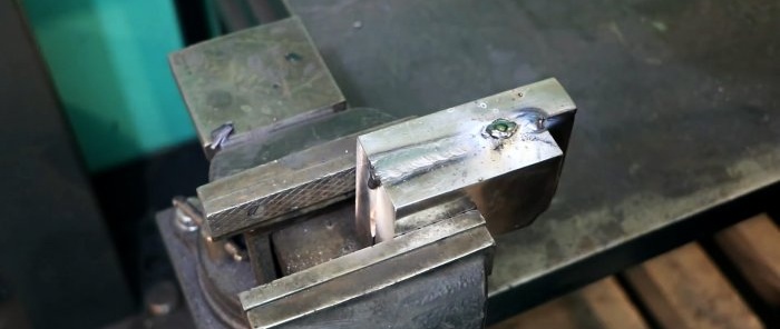 איך להכין מכונת כיפוף חזקה לברזל