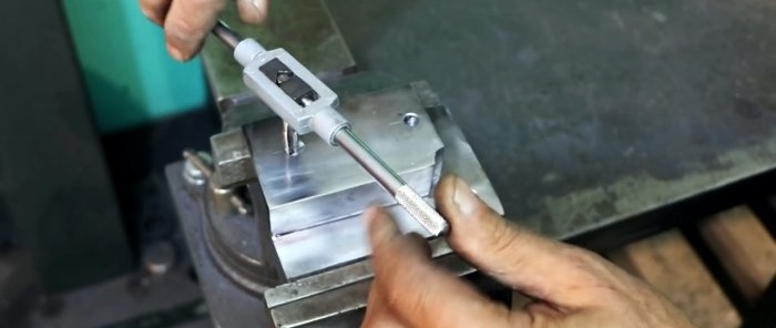 Како направити моћну машину за савијање арматуре