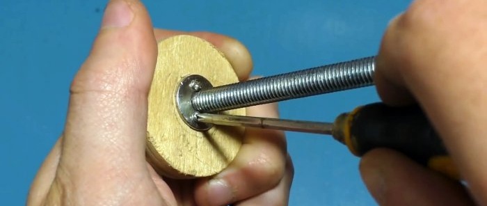 Como fazer uma pistola de montagem com um pedaço de tubo de PVC