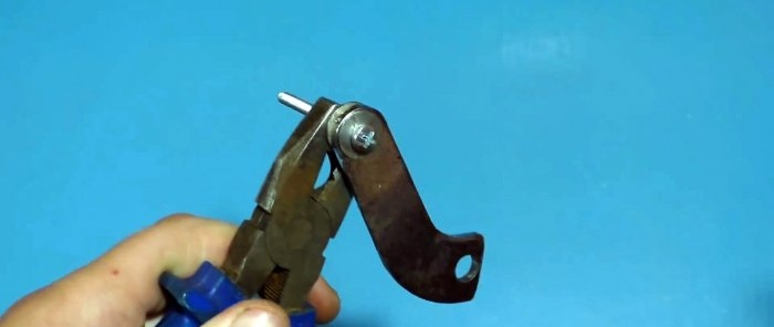 Paano gumawa ng mounting gun mula sa isang piraso ng PVC pipe