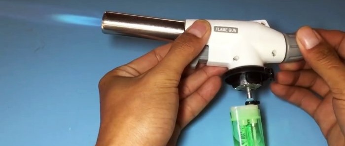 Com connectar un encenedor a un cremador de gas quan no hi ha cilindre