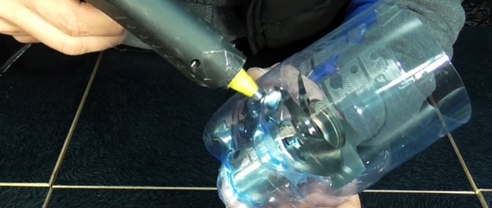 Hur man gör en kraftfull 12V dammsugare av plastflaskor