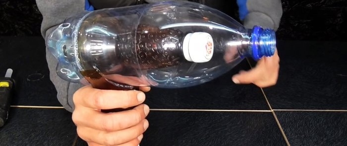 Cómo hacer una potente aspiradora de 12 V con botellas de plástico