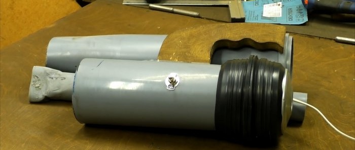 Il soffiatore più potente realizzato con tubi in PVC e un vecchio aspirapolvere