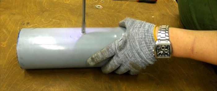 Ang pinakamalakas na blower na gawa sa mga PVC pipe at isang lumang vacuum cleaner