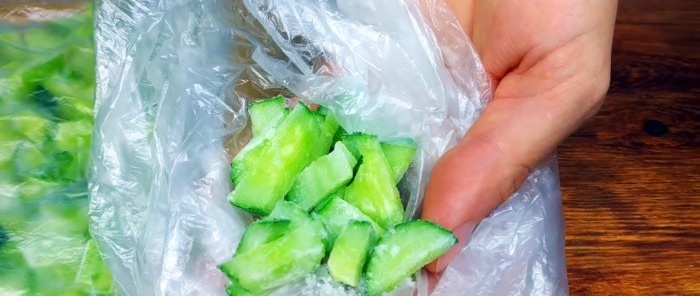 I no longer buy cucumbers in winter. Super way to freeze cucumbers.