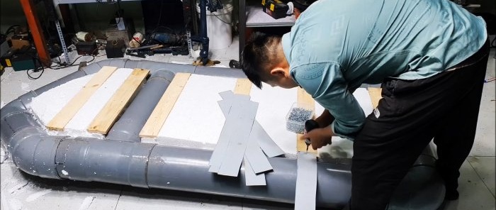 كيفية صنع قارب خفيف من أنابيب PVC في ليلة واحدة