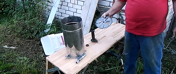 Cómo hacer una trituradora de frutas accionada por una amoladora angular.