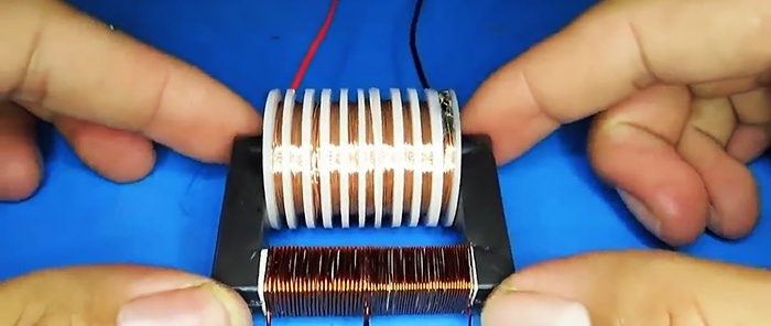 Com muntar un simple convertidor d'alta tensió de 40 kV amb un transistor
