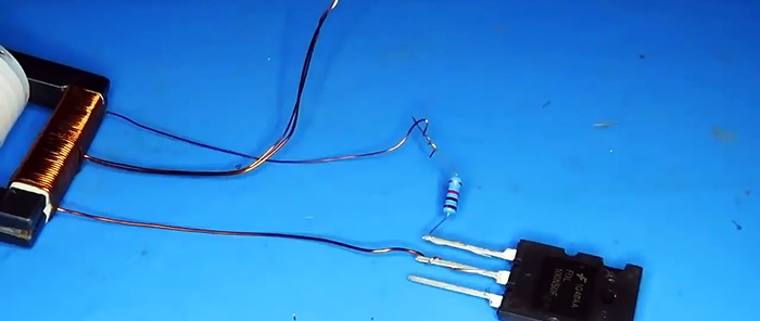 How to assemble a simple 40 kV high voltage converter using one transistor