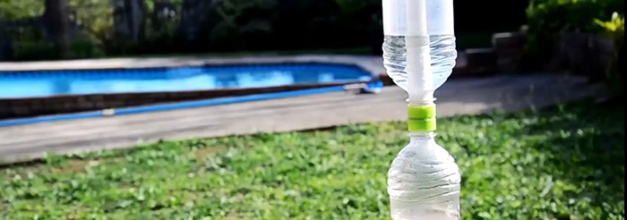 Hoe flessen te gebruiken om troebel water te zuiveren tot het kristalhelder is