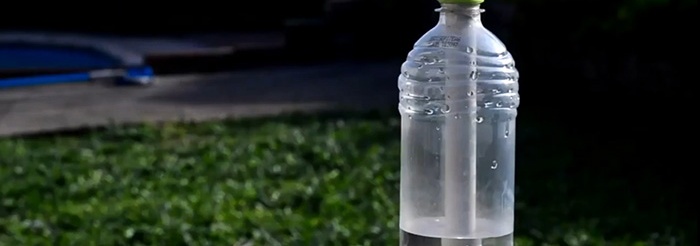 Cómo usar botellas para purificar agua turbia hasta dejarla cristalina