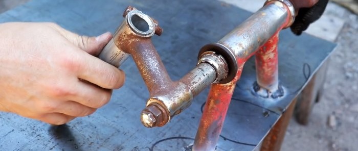 Како направити машину за попречно сечење од старог бицикла и угаоне брусилице
