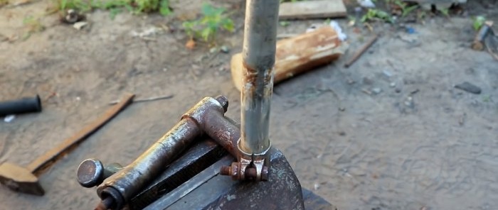 Wie man aus einem alten Fahrrad und einem Winkelschleifer eine Querschneidemaschine baut