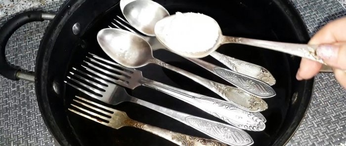 After this home cleaning, your spoons and forks will shine like new.