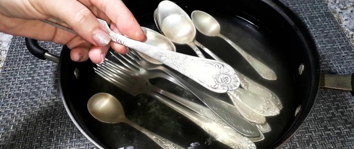 After this home cleaning, your spoons and forks will shine like new.
