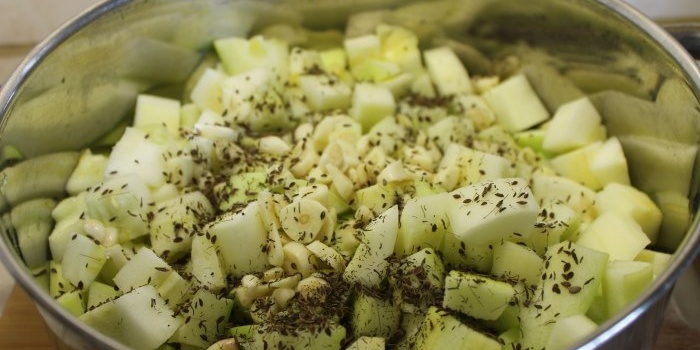 Лесна рецепта за мариноване на тиквички