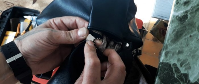 Cara mudah menggantikan gelangsar zip yang rosak