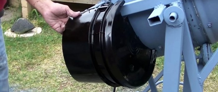 How to make a concrete mixer with a folding mechanism from a barrel