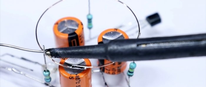 How to assemble a three-LED flasher powered by 220 V