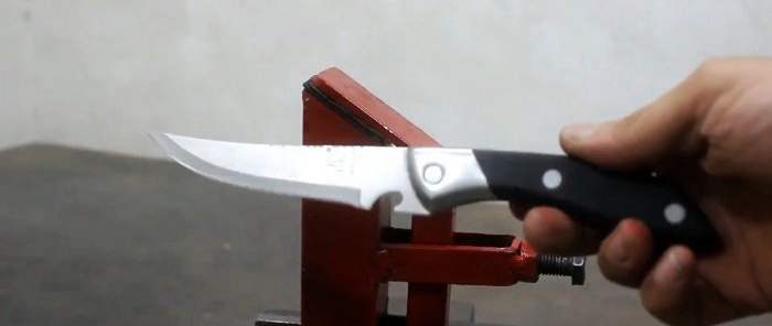 Acum este convenabil să ascuți cuțitele, cum să faci un dispozitiv simplu de ascuțit