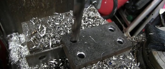 Jak zrobić trójkątny otwór w grubej stali