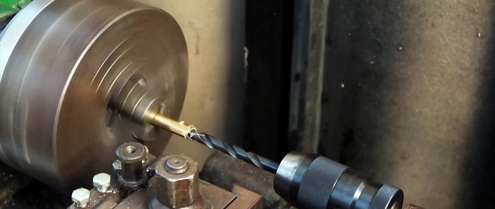 Cómo forjar un cortador a partir de una bola de rodamiento.