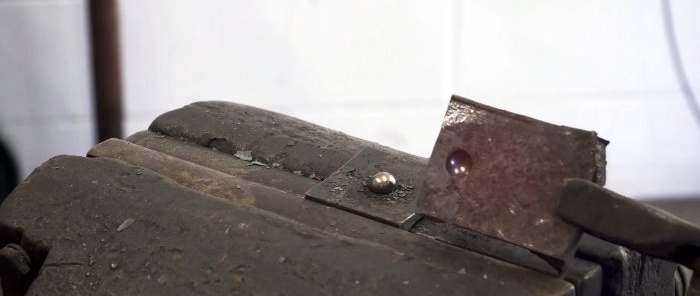 Cara membuat alat untuk memasang rivet palsu dari spring dan galas penyerap hentak