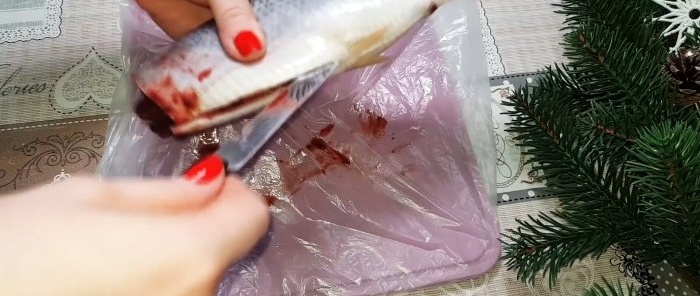 Cara fillet herring tanpa tulang dalam 1 minit