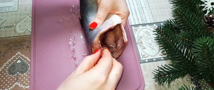 How to fillet a herring without bones in 1 minute