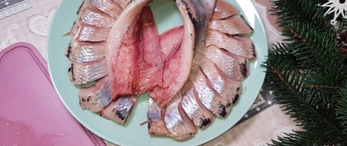 Cara fillet herring tanpa tulang dalam 1 minit