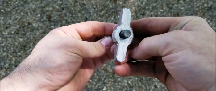 The easiest way to cast aluminum wing nuts without a muffle furnace for thread cutting and other difficulties