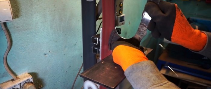 How to make a lightweight camping hatchet from an old disk without forging or heat treatment